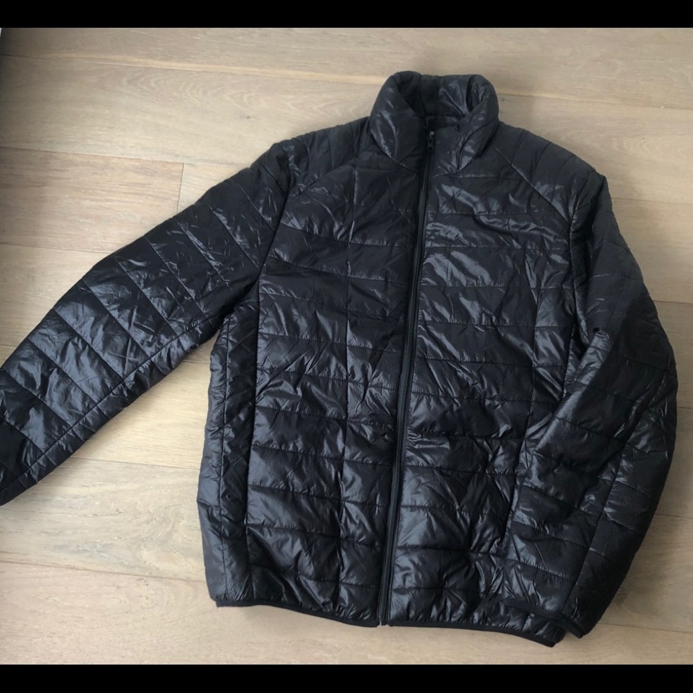 Zip up, lightweight puffer style jacket, black